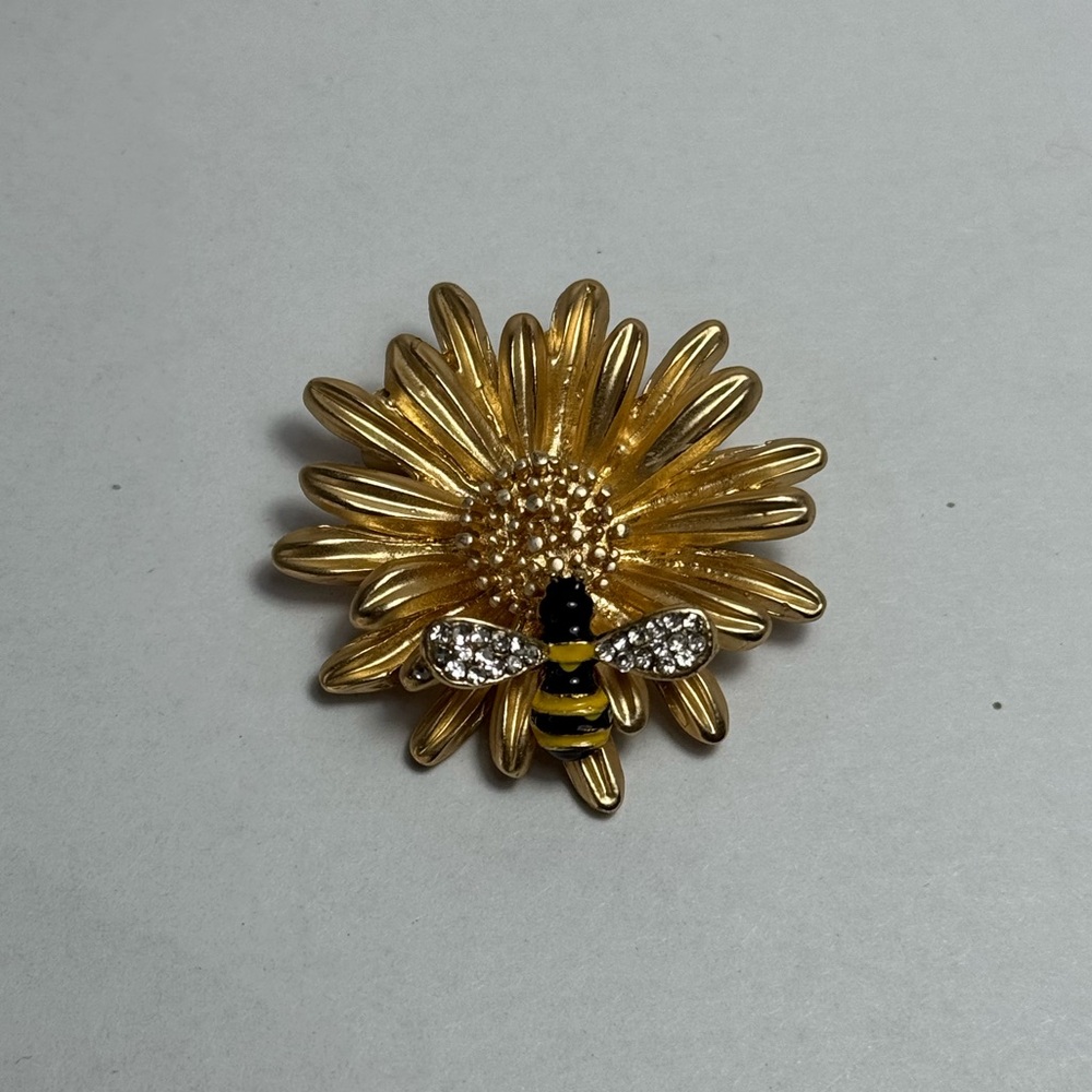 Gold Flower Brooch with Bee Accent - Picture 2 of 3